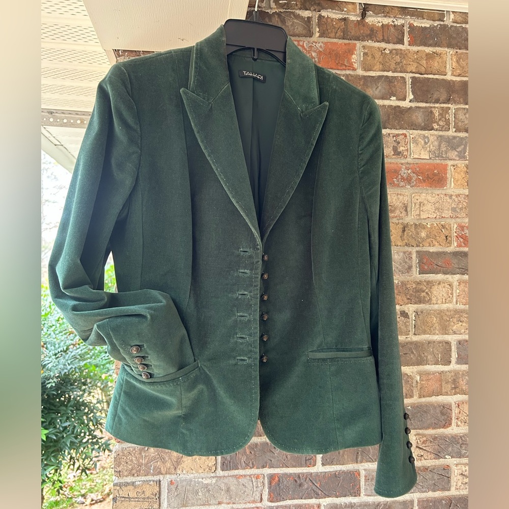 Tahari velvety blazer, hunter/forest green, brass-toned buttons. Size 10.